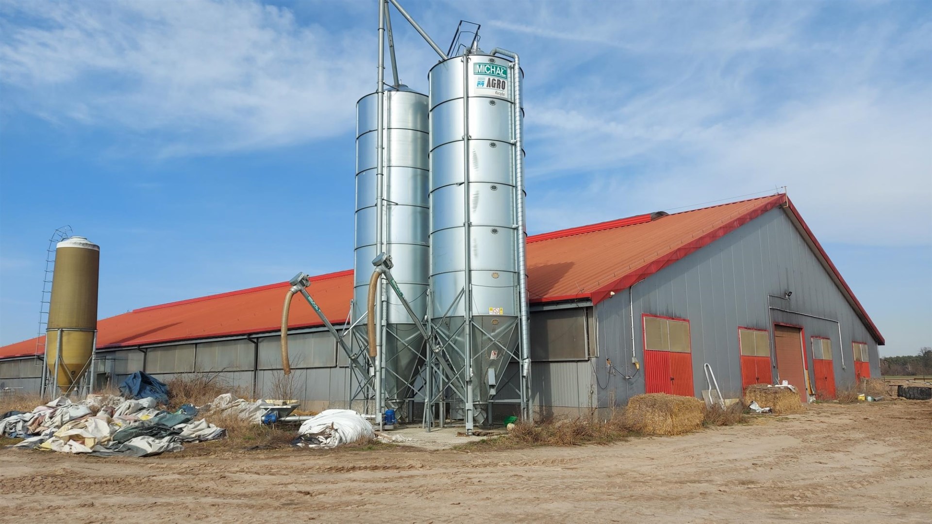 Grunt i budynek inwentarski