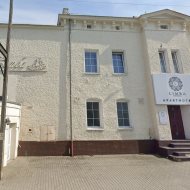 Budynek hotelowy z restauracją